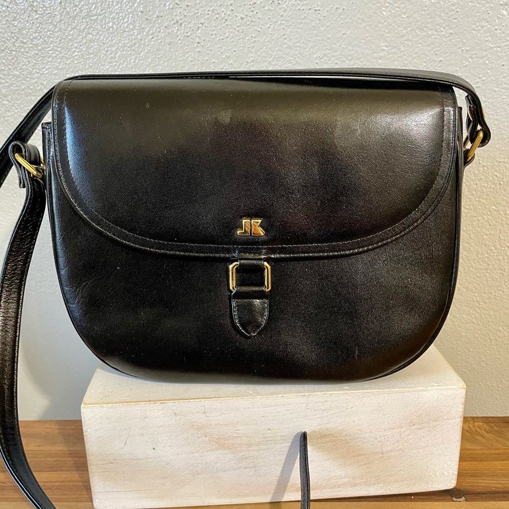 Vtg Junko Black Leather Crossbody Bag Flap Gold Accent Structure Classic Minimal